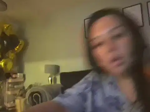 Snapshot of magical_mia chatting on February 22, 6:19 pm magical mia online show from February 22, 6:19 pm