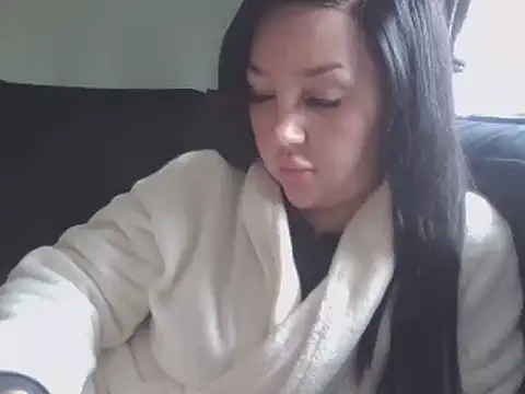 Snapshot of magical_mia chatting on February 26, 2:14 pm magical mia online show from February 26, 2:14 pm