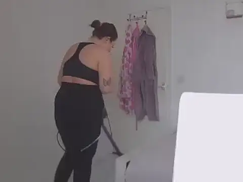 Snapshot of magical_mia chatting on February 27, 1:07 pm magical mia online show from February 27, 1:07 pm