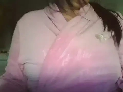 Snapshot of magical_mia chatting on March 1, 5:05 pm magical mia online show from March 1, 5:05 pm