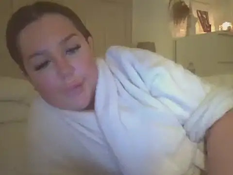 Snapshot of magical_mia chatting on March 5, 7:06 pm magical mia online show from March 5, 7:06 pm