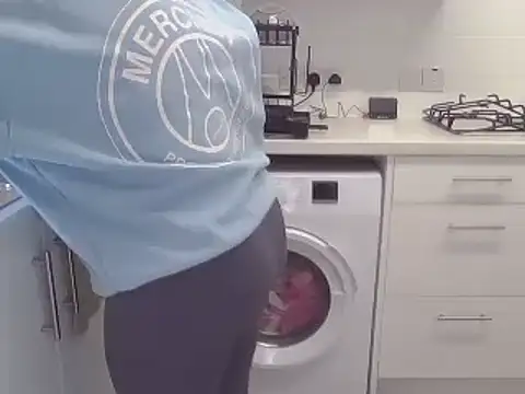 Snapshot of magical_mia chatting on March 6, 2:40 pm magical mia online show from March 6, 2:40 pm