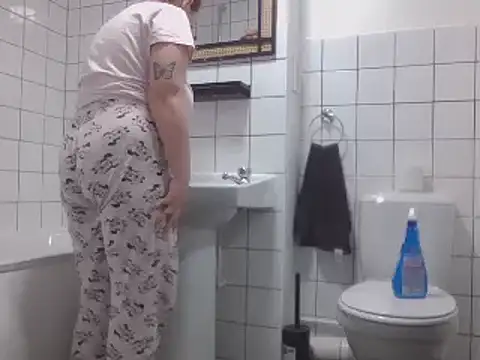 Snapshot of magical_mia chatting on March 9, 11:25 am magical mia online show from March 9, 11:25 am