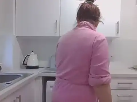 Snapshot of magical_mia chatting on March 17, 8:40 am magical mia online show from March 17, 8:40 am