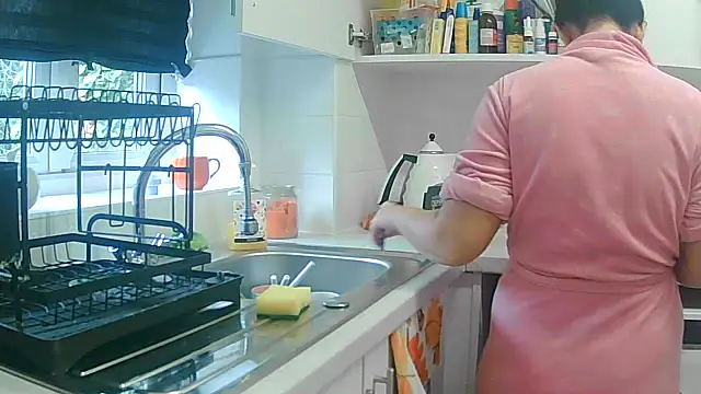 Snapshot of magical_mia chatting on October 7, 9:06 am magical mia online show from October 7, 9:06 am