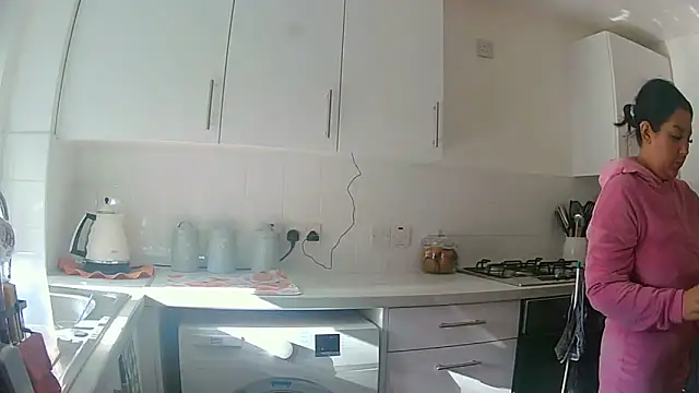 Snapshot of magical_mia chatting on November 2, 12:29 pm magical mia online show from November 2, 12:29 pm