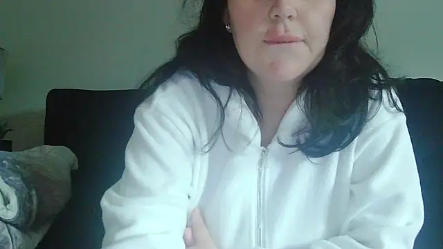 Snapshot of magical_mia chatting on November 10, 12:26 pm magical mia online show from November 10, 12:26 pm