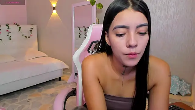 miagomezweb1 online show from January 15, 1:41 pm