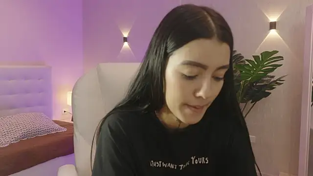 miagomezweb1 online show from November 5, 12:49 pm