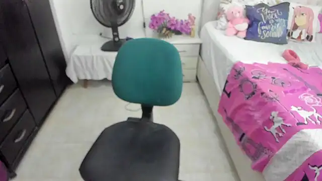 Ammy Queen online show from February 1, 1:44 am