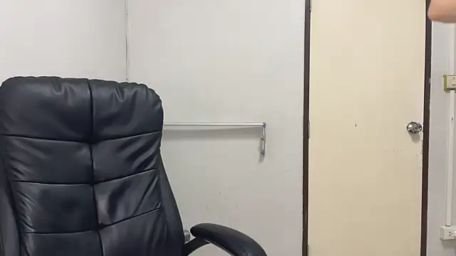 SassyJessi online show from February 18, 4:04 am