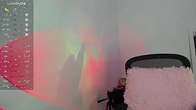 Snapshot of youpinkgirl_ chatting on January 2, 2:00 am youpinkgirl online show from January 2, 2:00 am