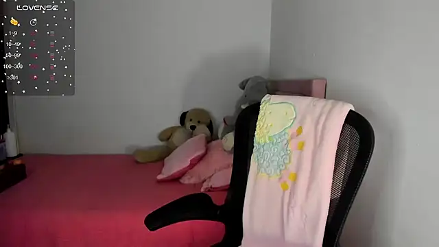 Snapshot of youpinkgirl_ chatting on February 7, 12:31 am youpinkgirl online show from February 7, 12:31 am