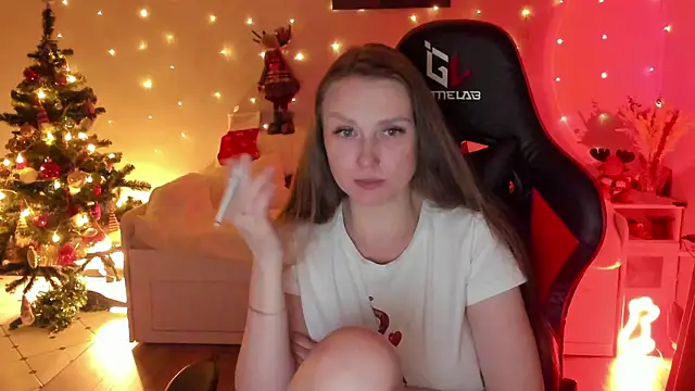 Snapshot of desperatehousewife__ chatting on January 13, 6:49 pm desperatehousewife online show from January 13, 6:49 pm