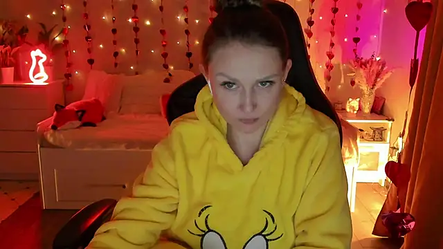 Snapshot of desperatehousewife__ chatting on February 6, 10:37 am desperatehousewife online show from February 6, 10:37 am