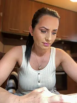 Hotmomcheckk  online show from January 22, 8:29 am