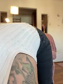 Hotmomcheckk  online show from February 24, 9:43 am