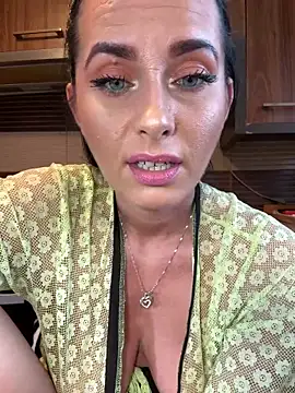 Hotmomcheckk  online show from March 1, 12:01 pm