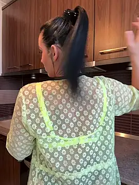 Hotmomcheckk  online show from March 10, 9:43 am