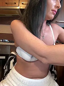 Hotmomcheckk  online show from March 15, 10:13 am