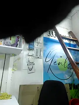 Sophie-hatter online show from March 13, 7:50 pm