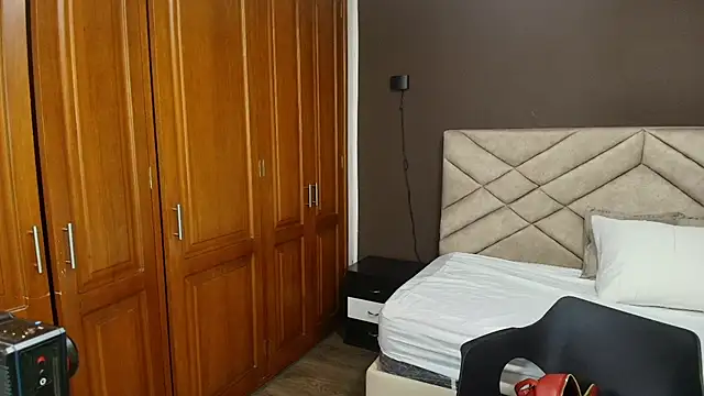 Raquel jones online show from October 24, 11:50 am