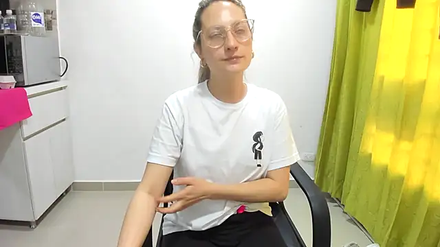 Adele johnsonn1 online show from January 17, 3:00 pm