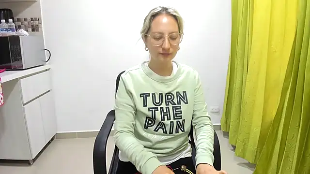 Adele johnsonn1 online show from February 6, 12:37 pm