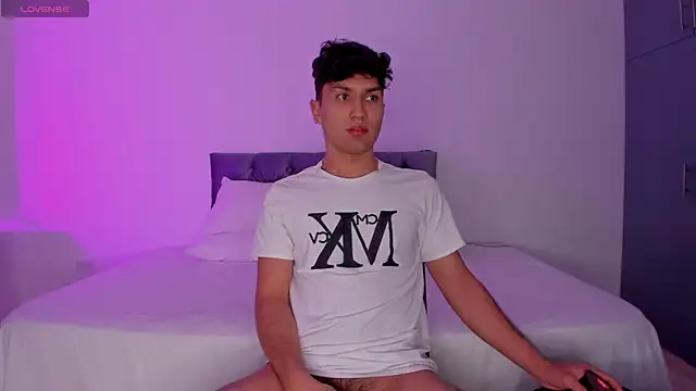 Valerio James7 online show from March 4, 3:22 am