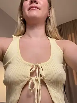 teasecake online show from March 13, 1:32 am