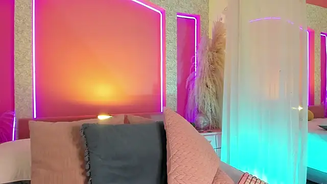 Aurora aaa online show from December 10, 7:54 pm