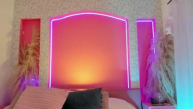 Aurora aaa online show from January 14, 7:43 pm