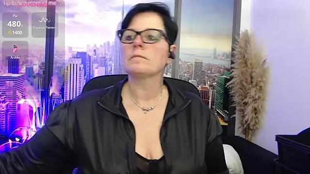 ninarandmann online show from March 13, 6:45 pm