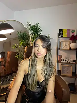  laura 02 online show from March 19, 4:55 pm