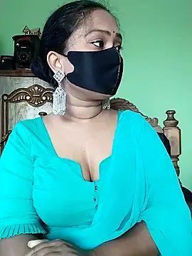 Snapshot of Idhika_Paul chatting on February 27, 7:23 am Idhika Paul online show from February 27, 7:23 am