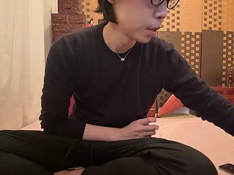 Snapshot of -mirai- chatting on March 13, 1:40 pm -mirai- online show from March 13, 1:40 pm