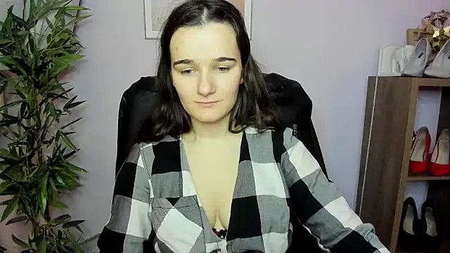 Snapshot of KateDelight chatting on December 22, 7:33 am KateDelight online show from December 22, 7:33 am