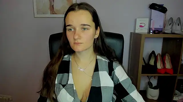 Snapshot of KateDelight chatting on October 4, 6:44 am KateDelight online show from October 4, 6:44 am