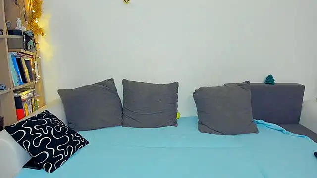 Snapshot of SoftlyShine chatting on February 11, 8:10 pm SoftlyShine online show from February 11, 8:10 pm