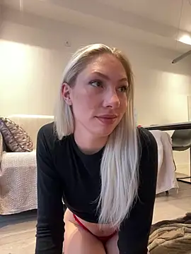 Snapshot of LuisaBecker chatting on December 26, 12:59 pm LuisaBecker online show from December 26, 12:59 pm