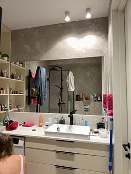 Snapshot of LuisaBecker chatting on September 12, 8:36 am LuisaBecker online show from September 12, 8:36 am