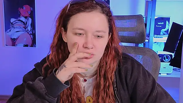 carolina elf online show from November 18, 1:04 pm