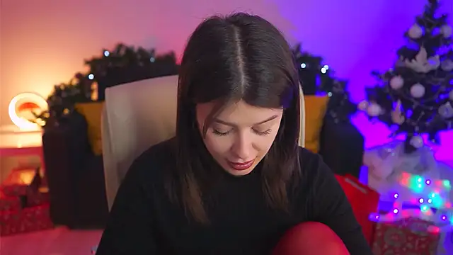 Snapshot of NicoleMun chatting on December 8, 7:26 am NicoleMun online show from December 8, 7:26 am