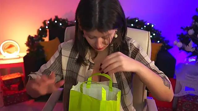 Snapshot of NicoleMun chatting on January 7, 1:14 pm NicoleMun online show from January 7, 1:14 pm