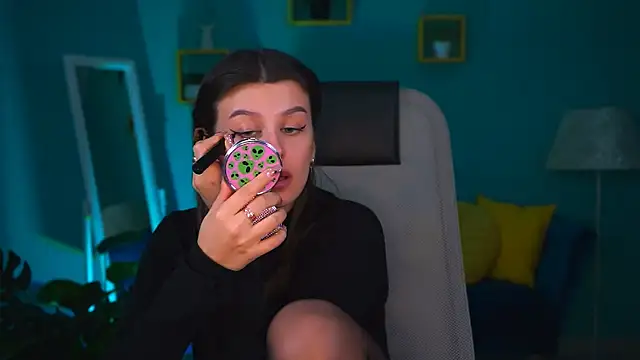 Snapshot of NicoleMun chatting on February 7, 5:07 pm NicoleMun online show from February 7, 5:07 pm