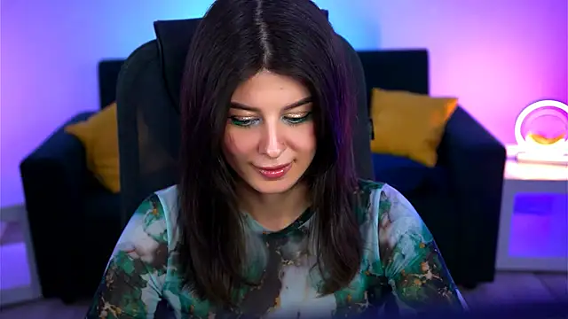 Snapshot of NicoleMun chatting on March 4, 5:45 pm NicoleMun online show from March 4, 5:45 pm