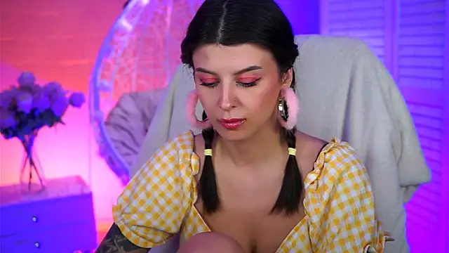 Snapshot of NicoleMun chatting on March 13, 6:56 pm NicoleMun online show from March 13, 6:56 pm