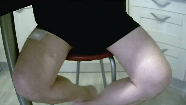 Snapshot of claudemichel chatting on October 25, 8:55 am claudemichel online show from October 25, 8:55 am