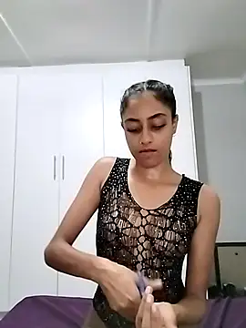 cleopatra-phaedra online show from March 4, 5:45 pm