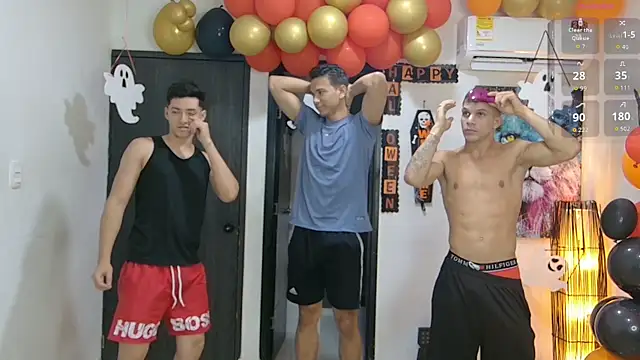 Snapshot of Boysgang_sex chatting on October 24, 11:39 am Boysgang sex online show from October 24, 11:39 am